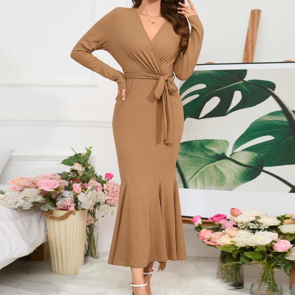 V-neck knitted fishtail skirt with long sleeve